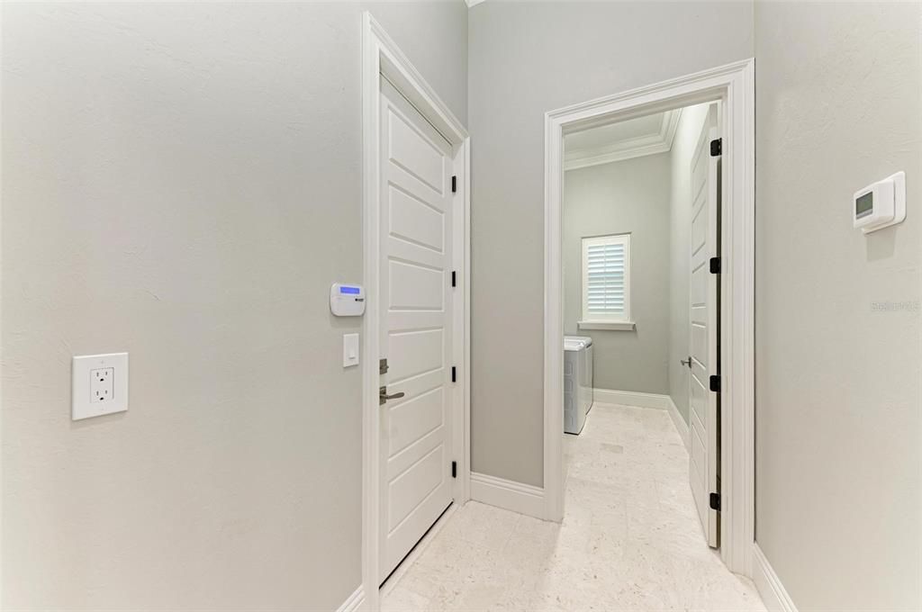 For Sale: $1,399,000 (3 beds, 2 baths, 2474 Square Feet)