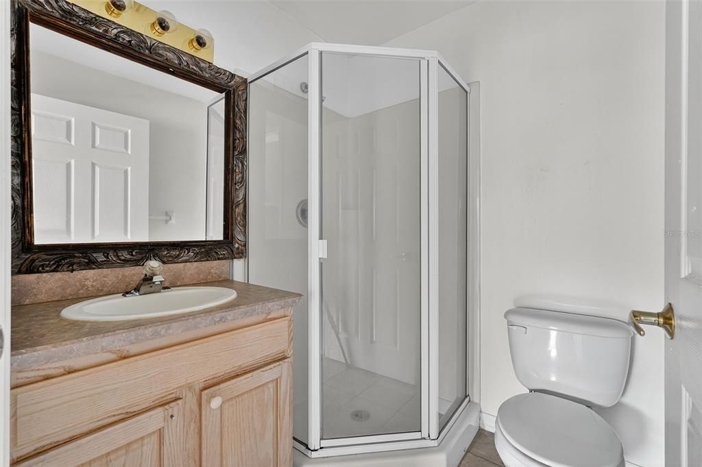 Под контрактом: $125,000 (2 спален, 2 ванн, 687 Квадратных фут)