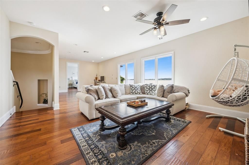 待售: $2,935,000 (4 贝兹, 4 浴室, 7010 平方英尺)