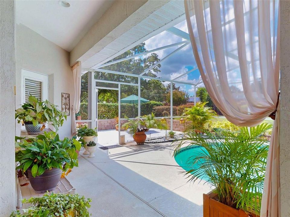 合同活跃: $619,900 (3 贝兹, 2 浴室, 2263 平方英尺)