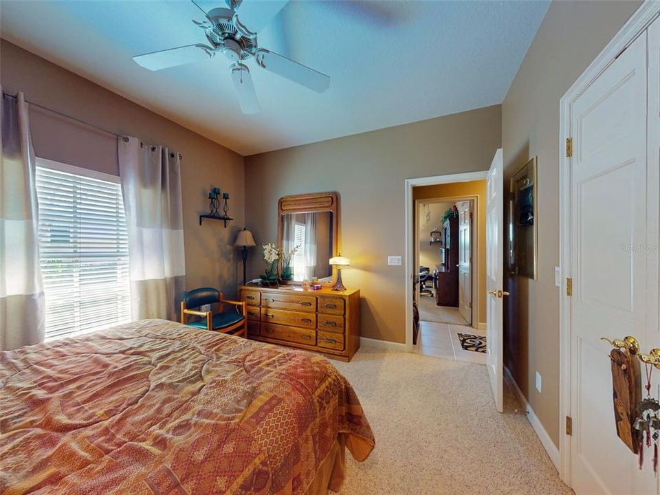 合同活跃: $619,900 (3 贝兹, 2 浴室, 2263 平方英尺)