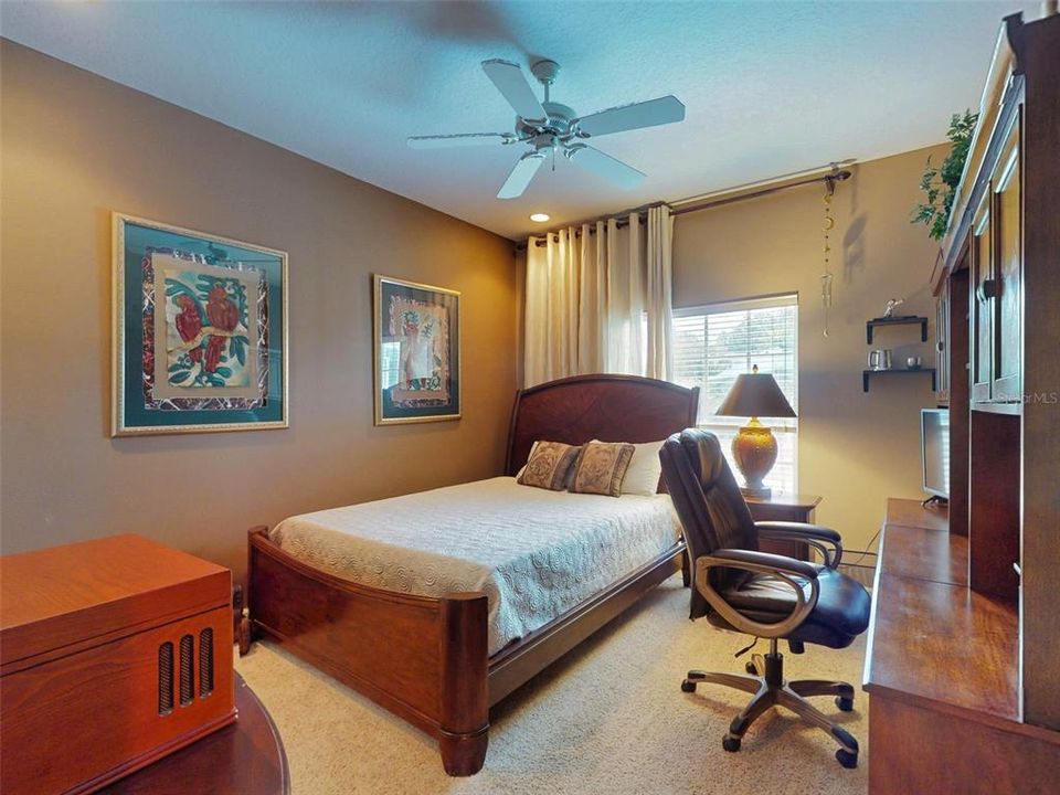 合同活跃: $619,900 (3 贝兹, 2 浴室, 2263 平方英尺)