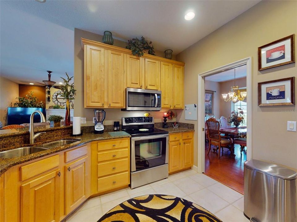 合同活跃: $619,900 (3 贝兹, 2 浴室, 2263 平方英尺)