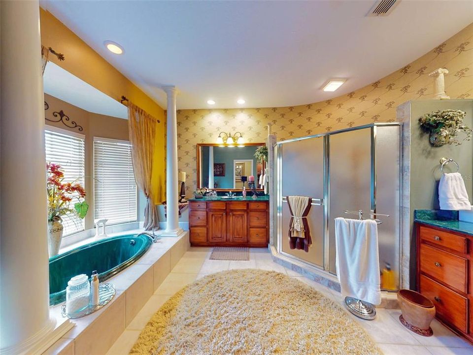 合同活跃: $619,900 (3 贝兹, 2 浴室, 2263 平方英尺)