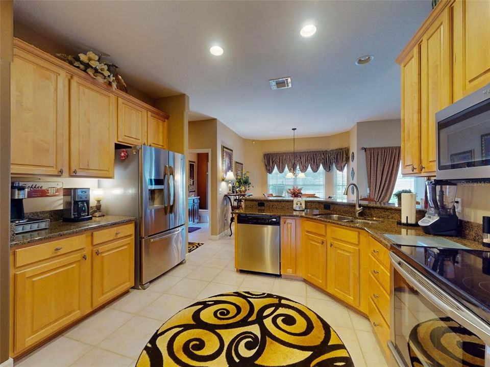 合同活跃: $619,900 (3 贝兹, 2 浴室, 2263 平方英尺)