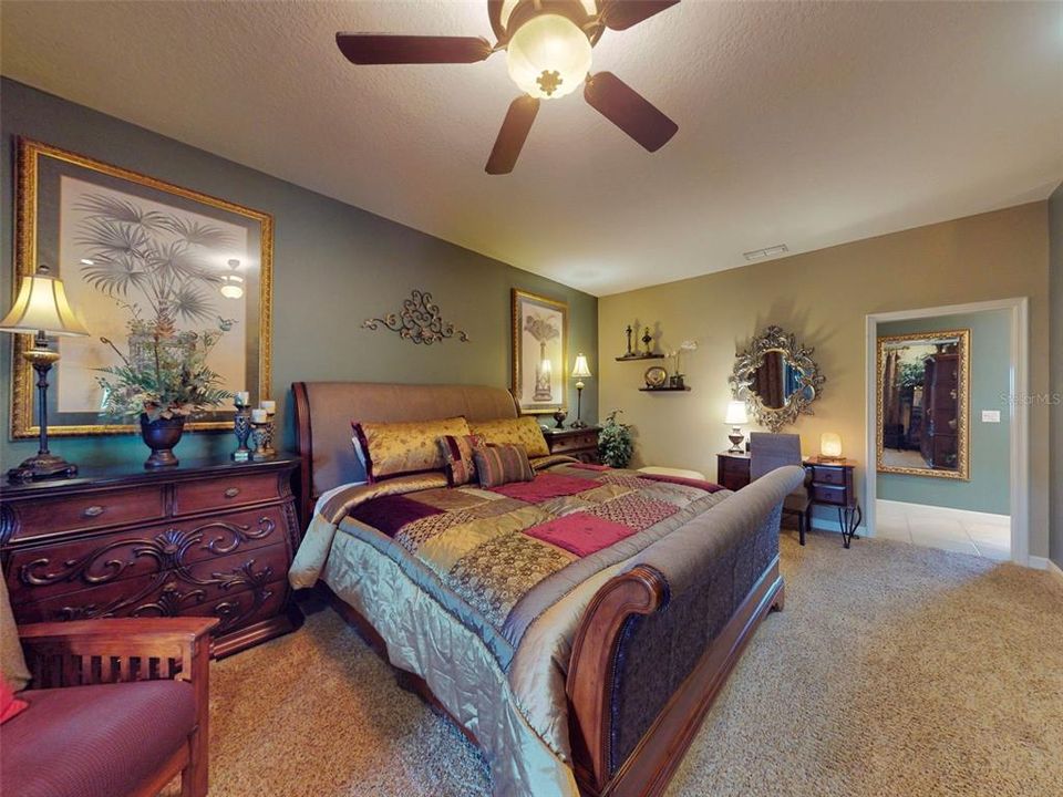 合同活跃: $619,900 (3 贝兹, 2 浴室, 2263 平方英尺)