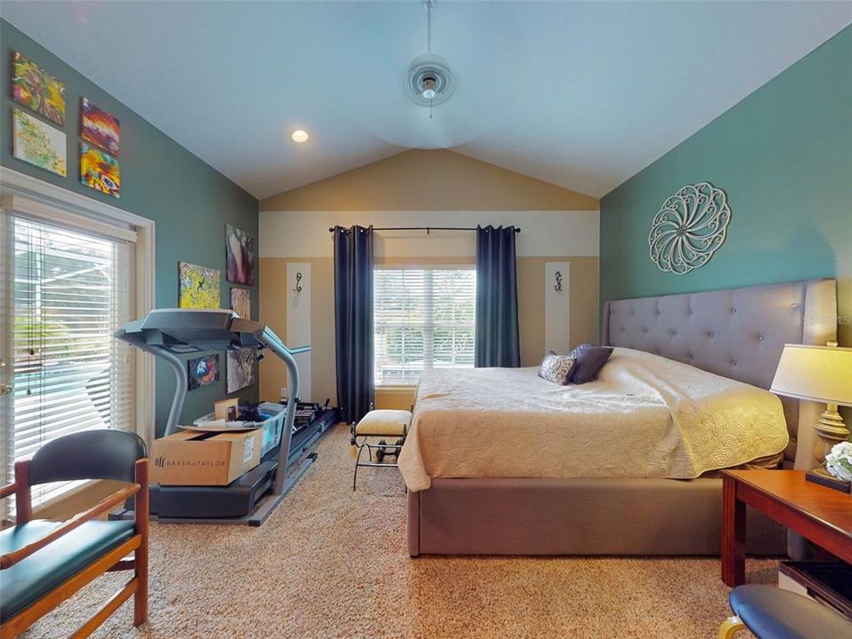 合同活跃: $619,900 (3 贝兹, 2 浴室, 2263 平方英尺)