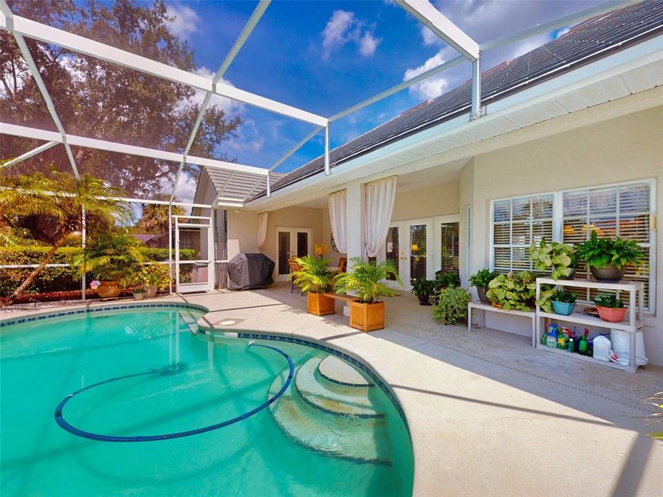 合同活跃: $619,900 (3 贝兹, 2 浴室, 2263 平方英尺)