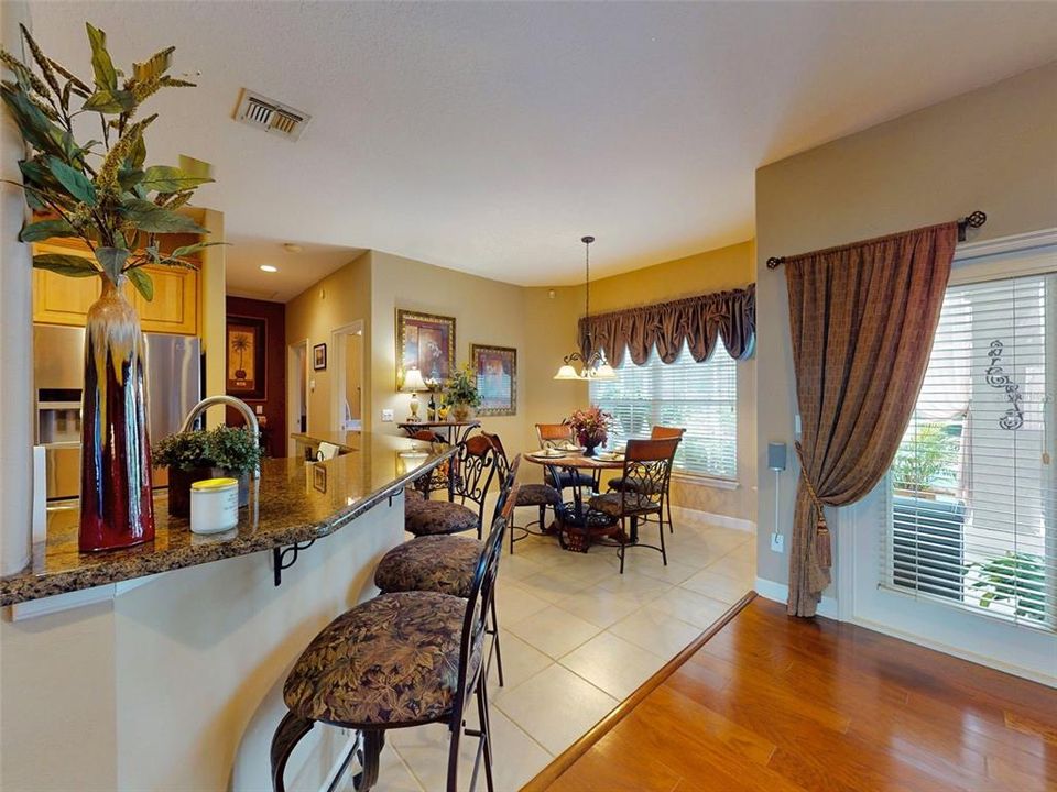 合同活跃: $619,900 (3 贝兹, 2 浴室, 2263 平方英尺)