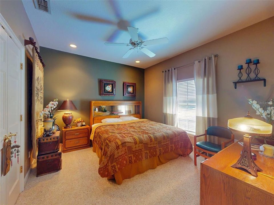 合同活跃: $619,900 (3 贝兹, 2 浴室, 2263 平方英尺)