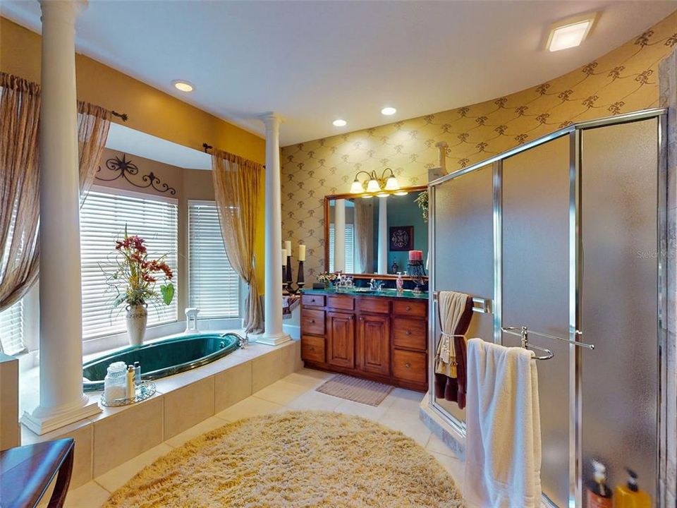 合同活跃: $619,900 (3 贝兹, 2 浴室, 2263 平方英尺)