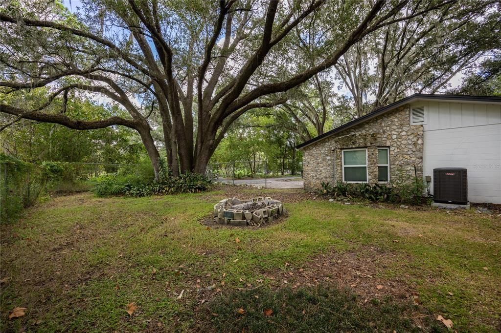 For Sale: $224,000 (4 beds, 1 baths, 1656 Square Feet)