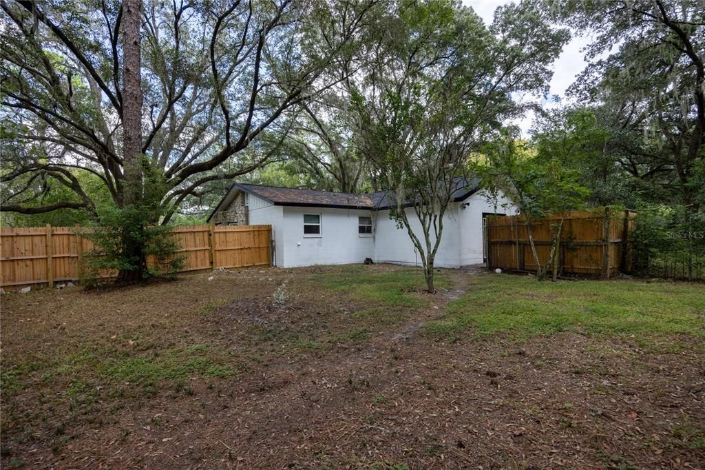 For Sale: $224,000 (4 beds, 1 baths, 1656 Square Feet)