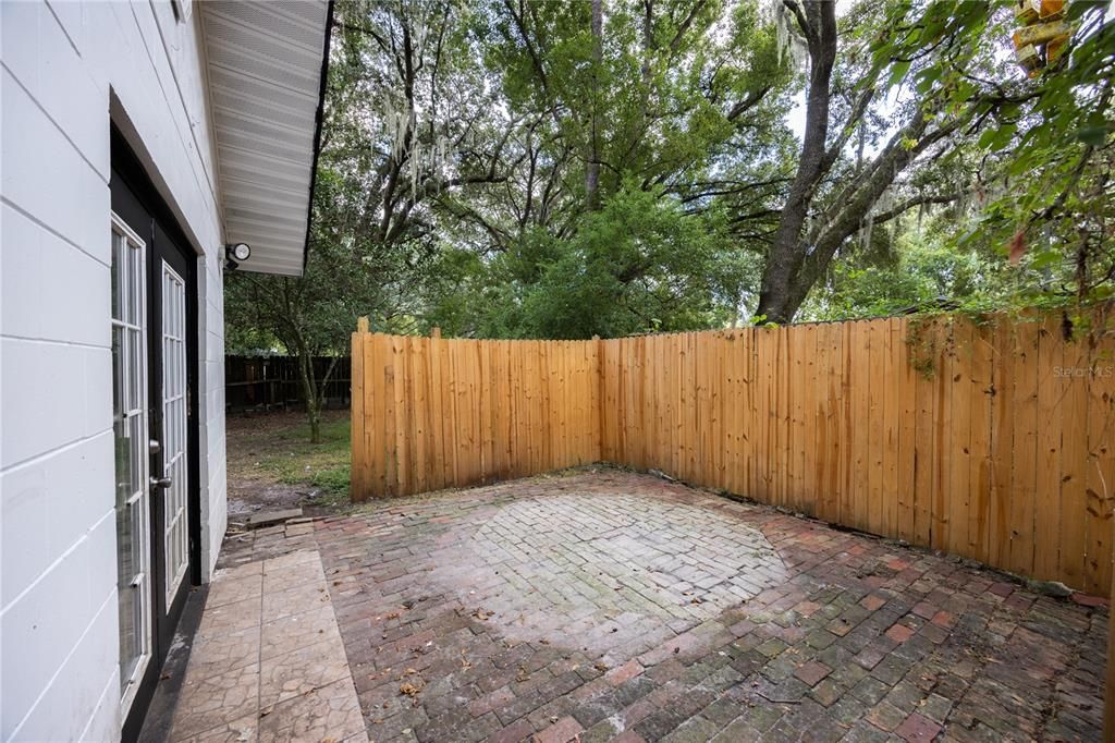 For Sale: $224,000 (4 beds, 1 baths, 1656 Square Feet)