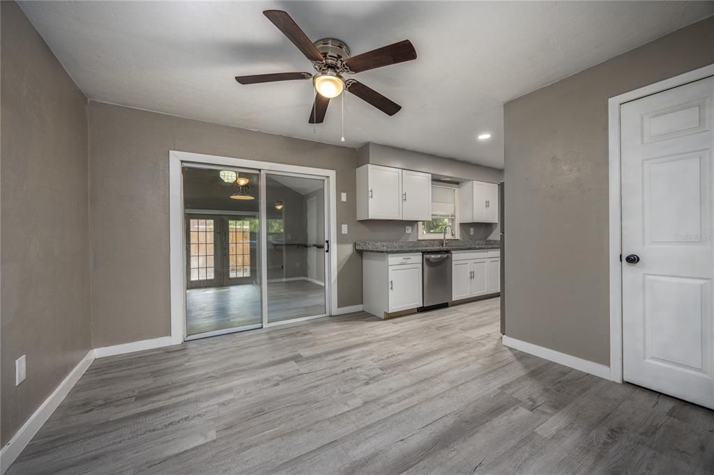 For Sale: $224,000 (4 beds, 1 baths, 1656 Square Feet)