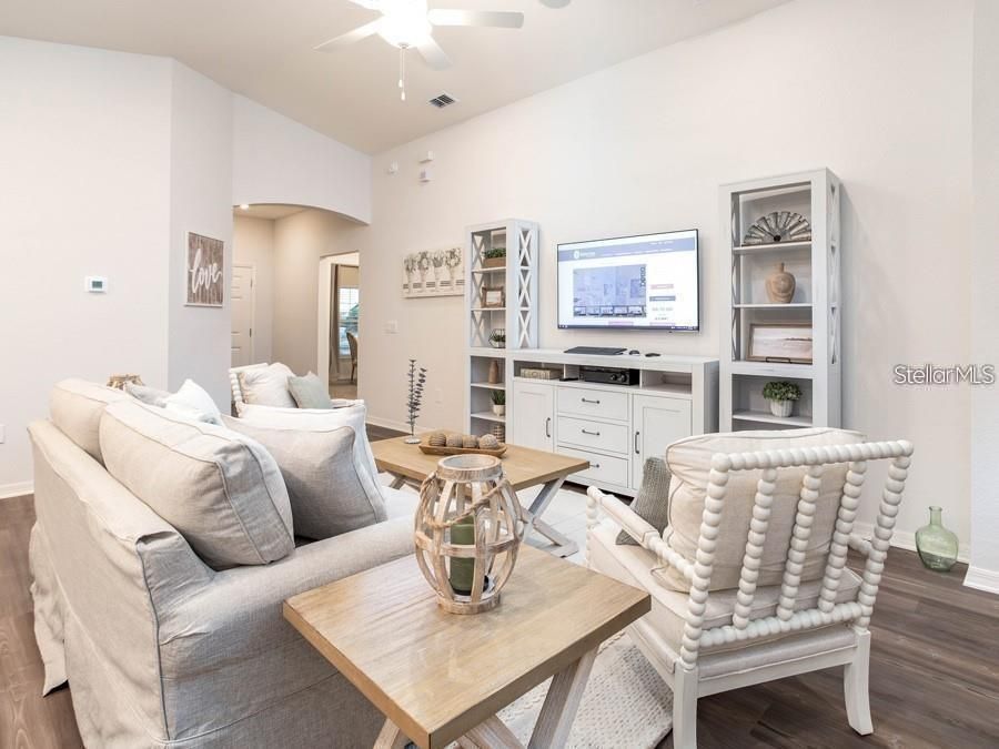 待售: $382,190 (4 贝兹, 2 浴室, 1715 平方英尺)