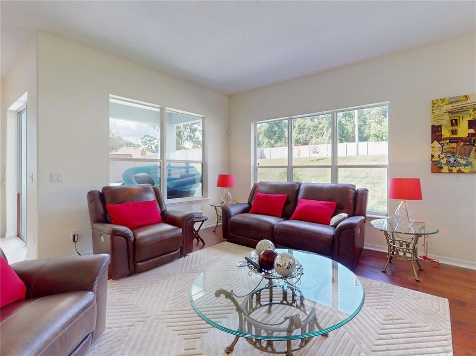 For Sale: $895,000 (5 beds, 3 baths, 4016 Square Feet)