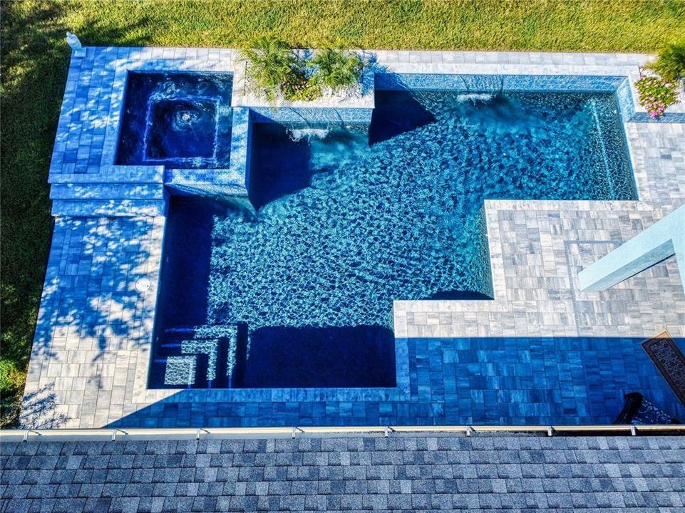 For Sale: $895,000 (5 beds, 3 baths, 4016 Square Feet)