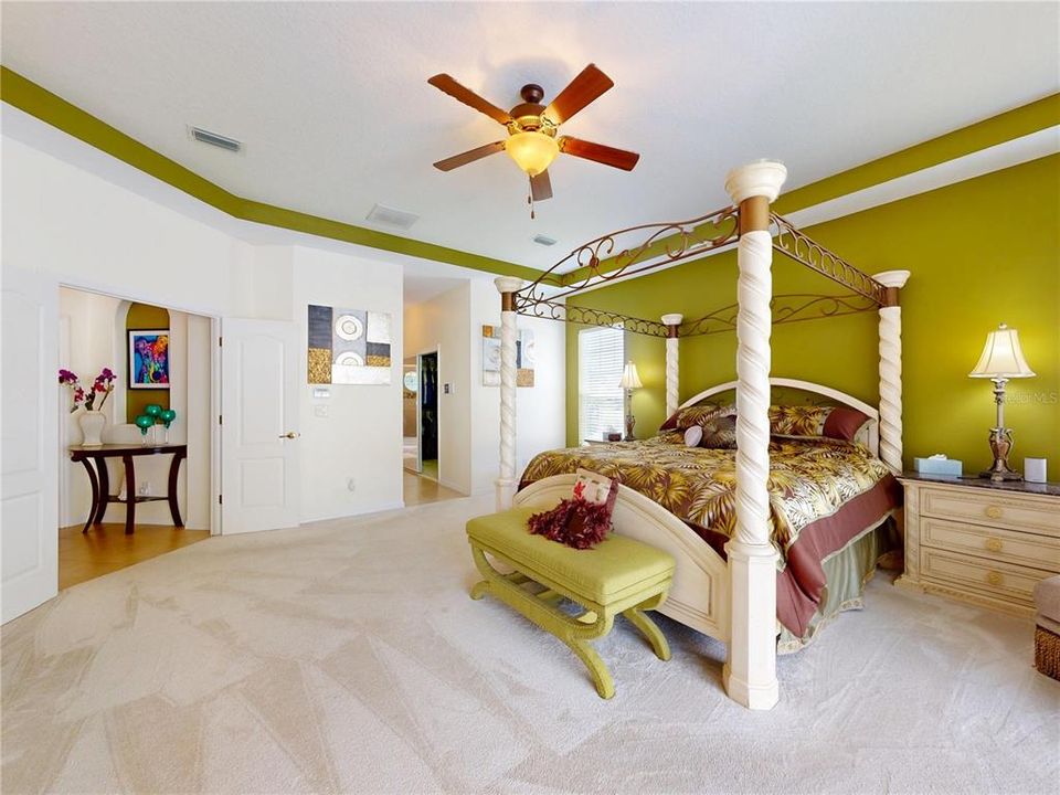 For Sale: $895,000 (5 beds, 3 baths, 4016 Square Feet)