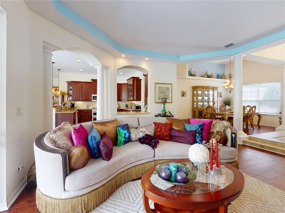 For Sale: $895,000 (5 beds, 3 baths, 4016 Square Feet)