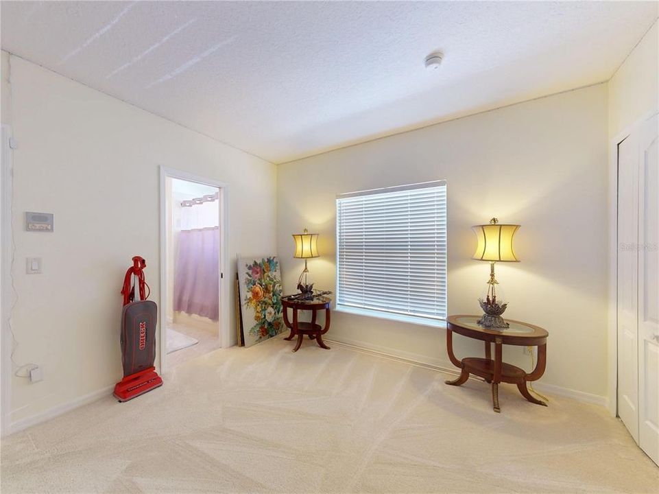 For Sale: $895,000 (5 beds, 3 baths, 4016 Square Feet)