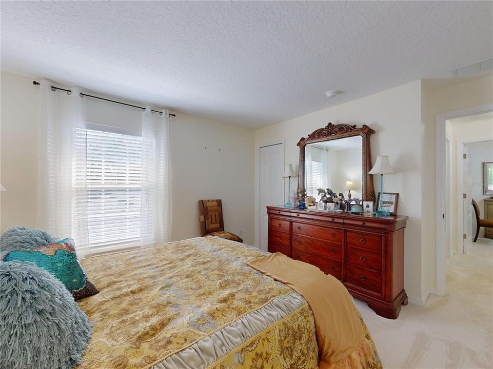 For Sale: $895,000 (5 beds, 3 baths, 4016 Square Feet)