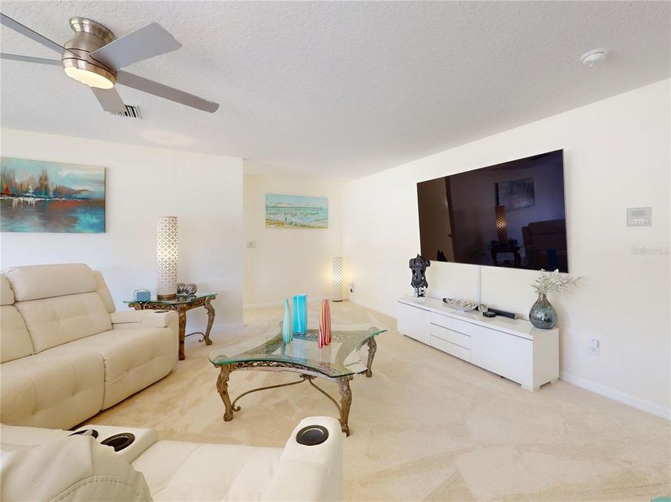 For Sale: $895,000 (5 beds, 3 baths, 4016 Square Feet)