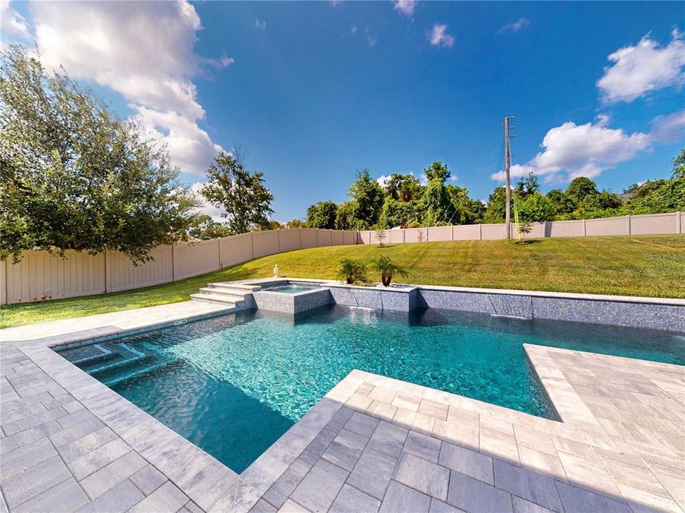 For Sale: $895,000 (5 beds, 3 baths, 4016 Square Feet)