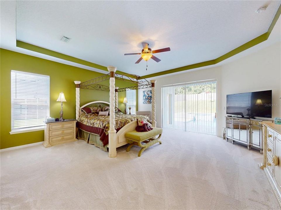 For Sale: $895,000 (5 beds, 3 baths, 4016 Square Feet)