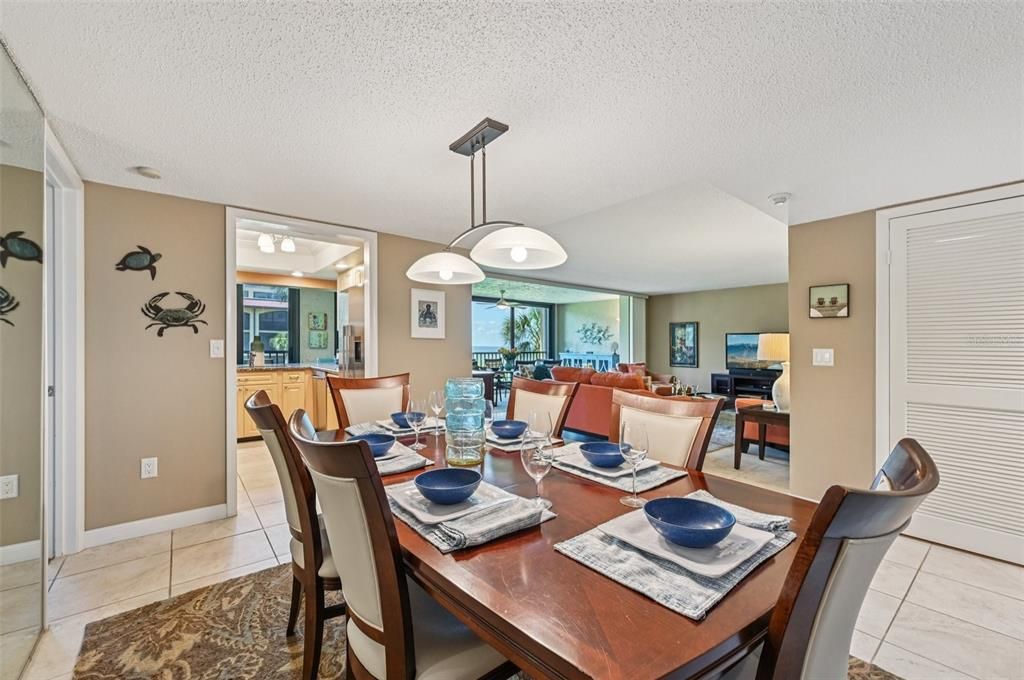 出租: $6,000 (2 贝兹, 2 浴室, 1650 平方英尺)