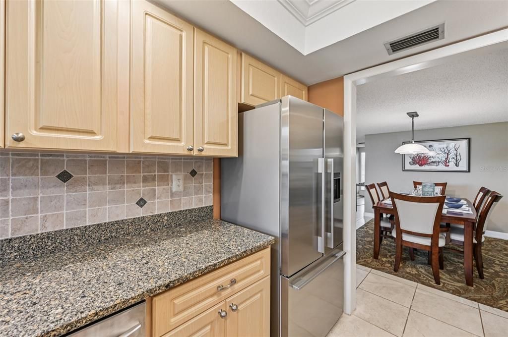 出租: $6,000 (2 贝兹, 2 浴室, 1650 平方英尺)