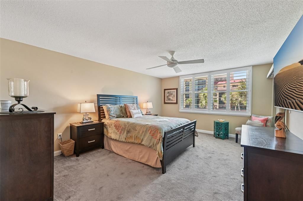 出租: $6,000 (2 贝兹, 2 浴室, 1650 平方英尺)