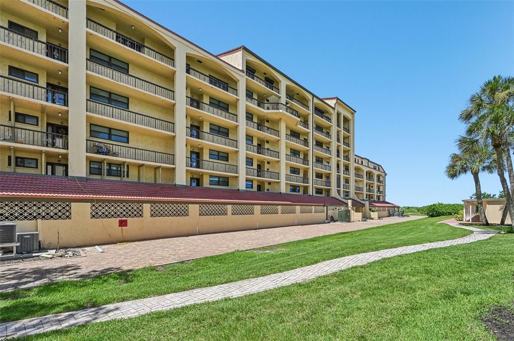 出租: $6,000 (2 贝兹, 2 浴室, 1650 平方英尺)