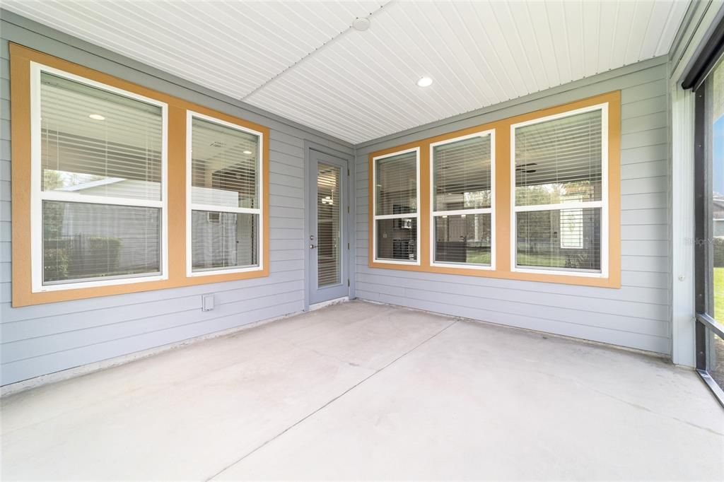 合同活跃: $358,000 (2 贝兹, 2 浴室, 1666 平方英尺)