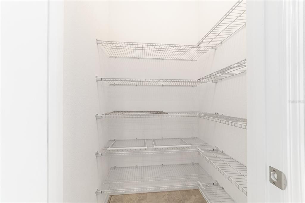 合同活跃: $358,000 (2 贝兹, 2 浴室, 1666 平方英尺)