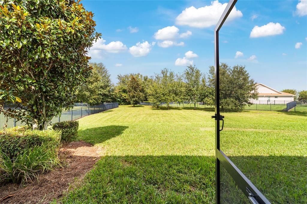 合同活跃: $358,000 (2 贝兹, 2 浴室, 1666 平方英尺)