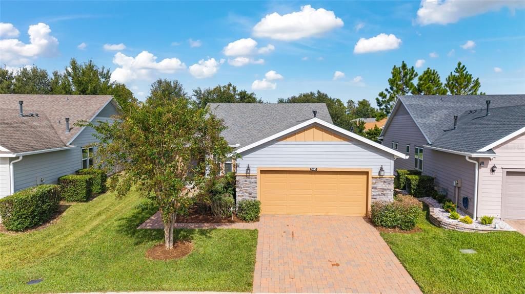 合同活跃: $358,000 (2 贝兹, 2 浴室, 1666 平方英尺)