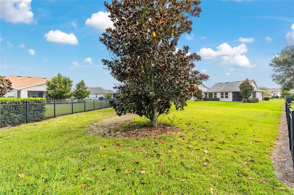 合同活跃: $358,000 (2 贝兹, 2 浴室, 1666 平方英尺)