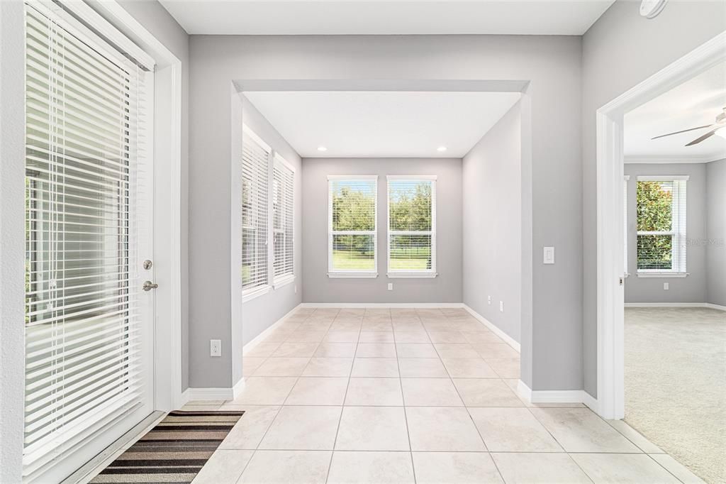 合同活跃: $358,000 (2 贝兹, 2 浴室, 1666 平方英尺)