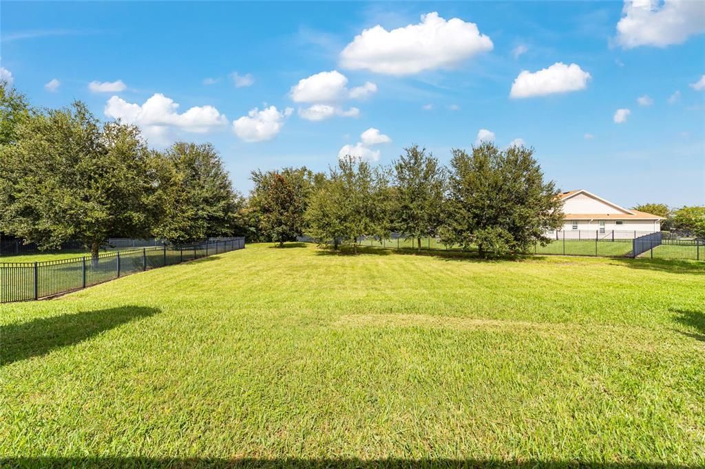 合同活跃: $358,000 (2 贝兹, 2 浴室, 1666 平方英尺)