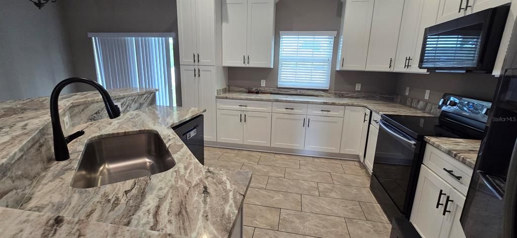 Active With Contract: $1,850 (4 beds, 2 baths, 1699 Square Feet)