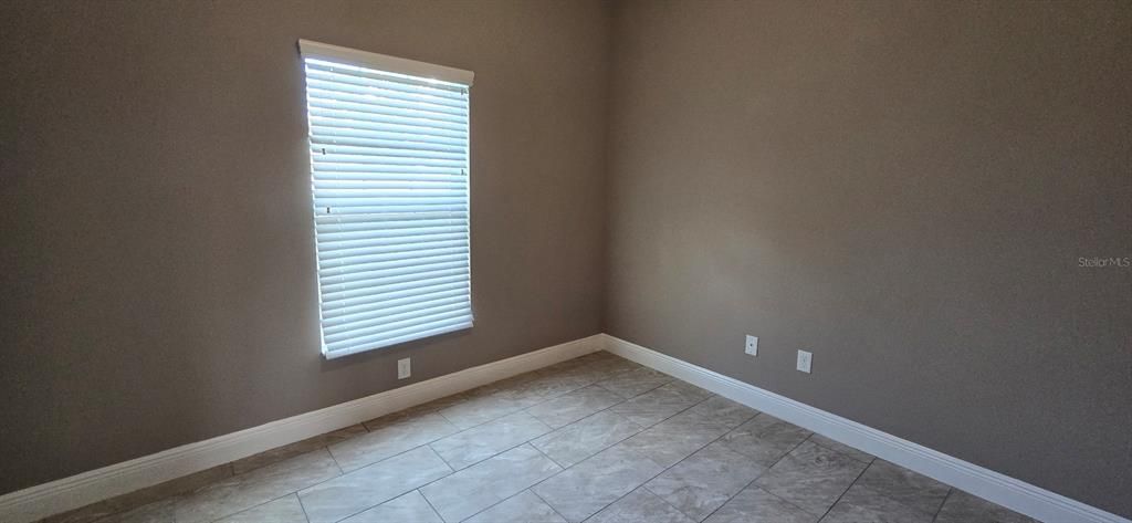 Active With Contract: $1,850 (4 beds, 2 baths, 1699 Square Feet)