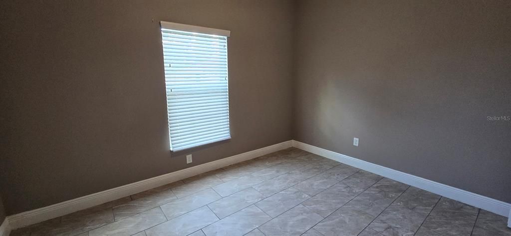 Active With Contract: $1,850 (4 beds, 2 baths, 1699 Square Feet)