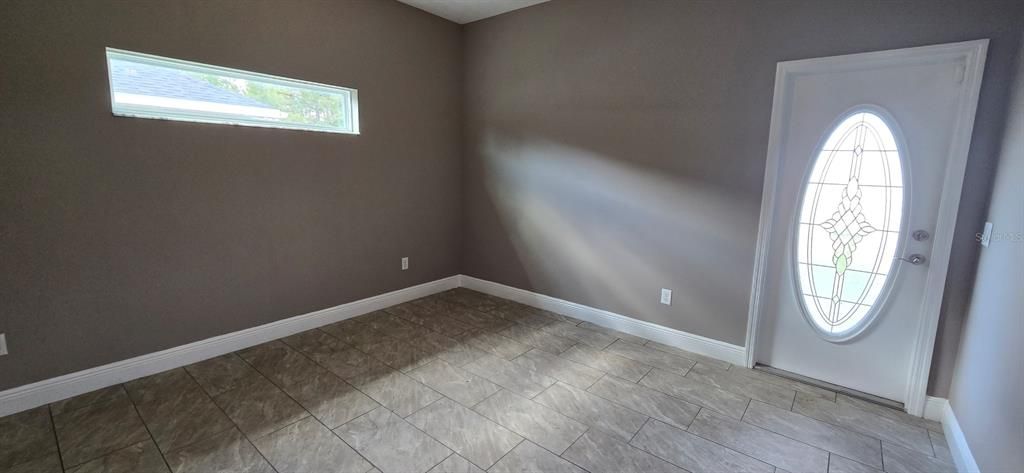 Active With Contract: $1,850 (4 beds, 2 baths, 1699 Square Feet)