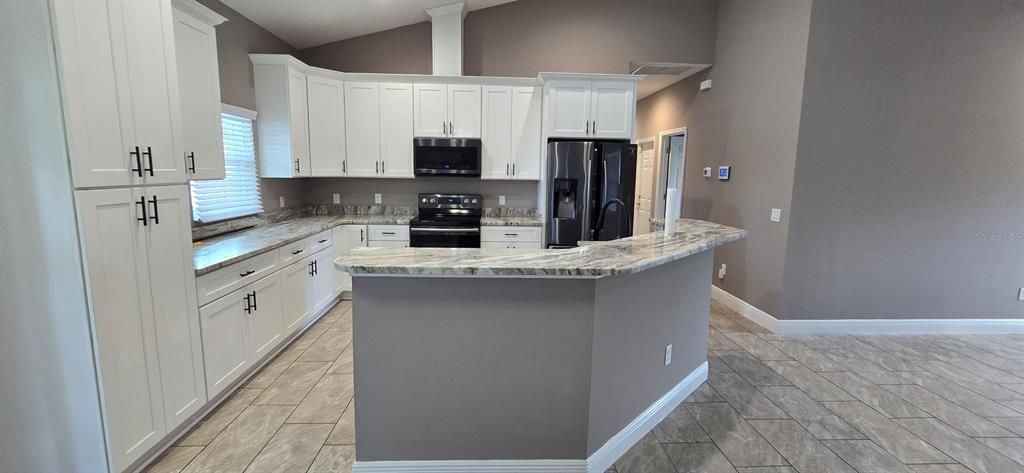Active With Contract: $1,850 (4 beds, 2 baths, 1699 Square Feet)