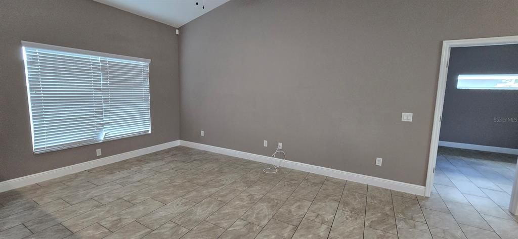 Active With Contract: $1,850 (4 beds, 2 baths, 1699 Square Feet)
