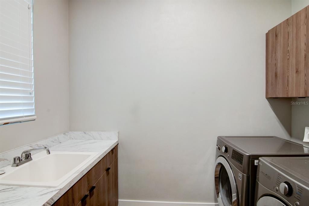 For Rent: $4,350 (4 beds, 4 baths, 3156 Square Feet)