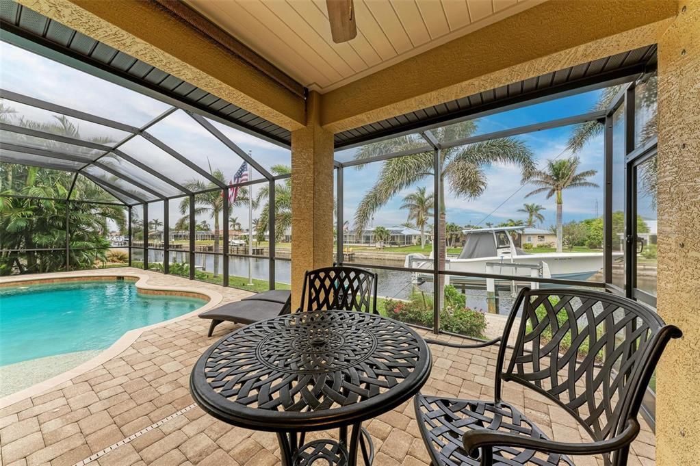 Под контрактом: $975,000 (3 спален, 3 ванн, 2205 Квадратных фут)