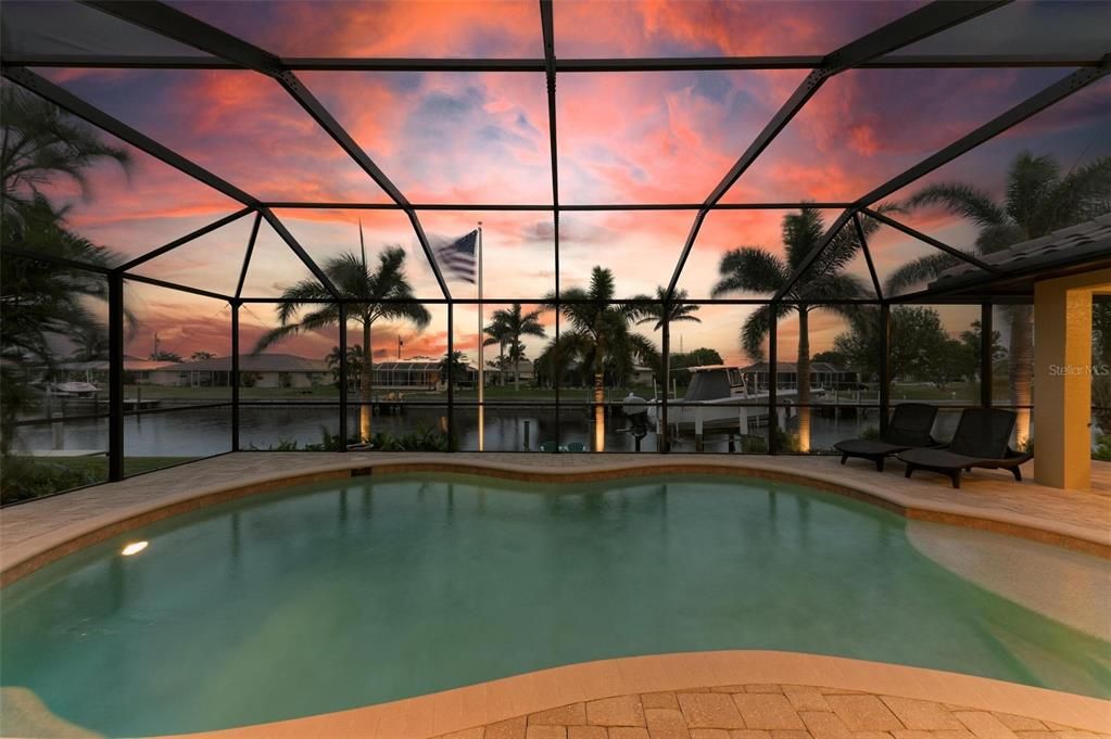 Под контрактом: $975,000 (3 спален, 3 ванн, 2205 Квадратных фут)