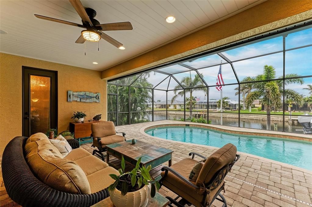 Под контрактом: $975,000 (3 спален, 3 ванн, 2205 Квадратных фут)